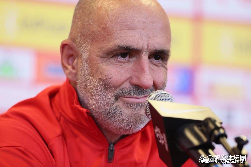 当属奥斯卡, 曾以助教身 当属奥斯卡, 曾以助教身